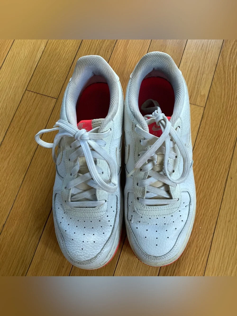 Nike Air Force 1 Low LV8 White Bright Crimson GS Size 6.5Y Sneakers AO2296-101